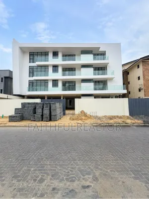 Gidan Zamani Mai Dakuna 2 da Aka Shirya a Lekki Phase 1 Don Siyawa