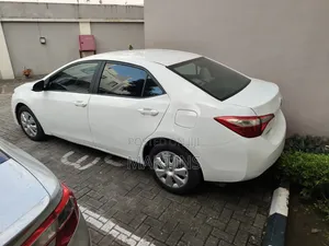 2017 Toyota Corolla L 4dr Sedan (1.8L) White