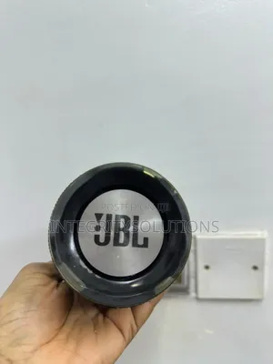 JBL Charge 3 Mai Ɗaukar Wuta Ta Bluetooth