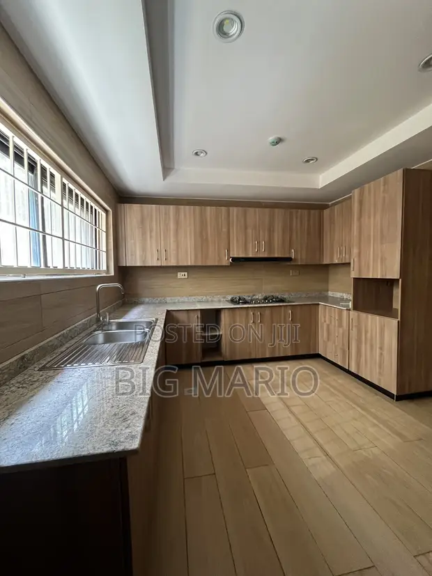 Gidan Kasa Mai Dakuna 3 don Hayarwa a Asokoro Main - 1
