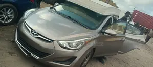 Hyundai Elantra 2010 Gold