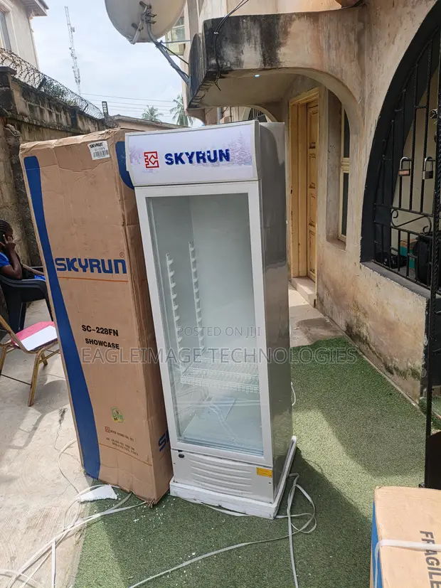 Skyrun SC-228FN Energy-Efficient Commercial Display Fridge - 1