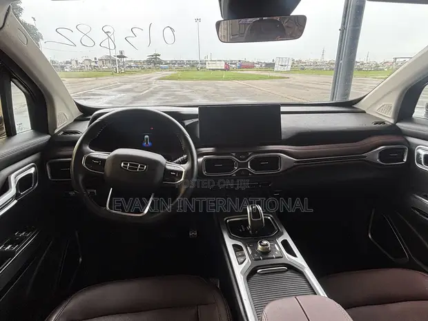 Geely Okavango 1.5 Hybrid FWD 2022 Black - 1
