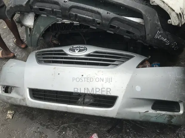 Gaban Bumper na Toyota Camry (Na biyu) - 1