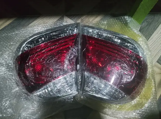 Toyota Camry Rear Light (2003-2005) - 1