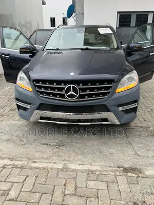 Mercedes-Benz ML350 2014 Shuɗi