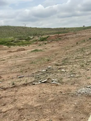 Filin Estate 500sqm don Gida mai dakuna 5 tare da C of O