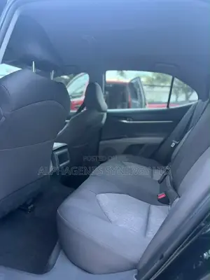 Toyota Camry SE FWD 2020 Baki