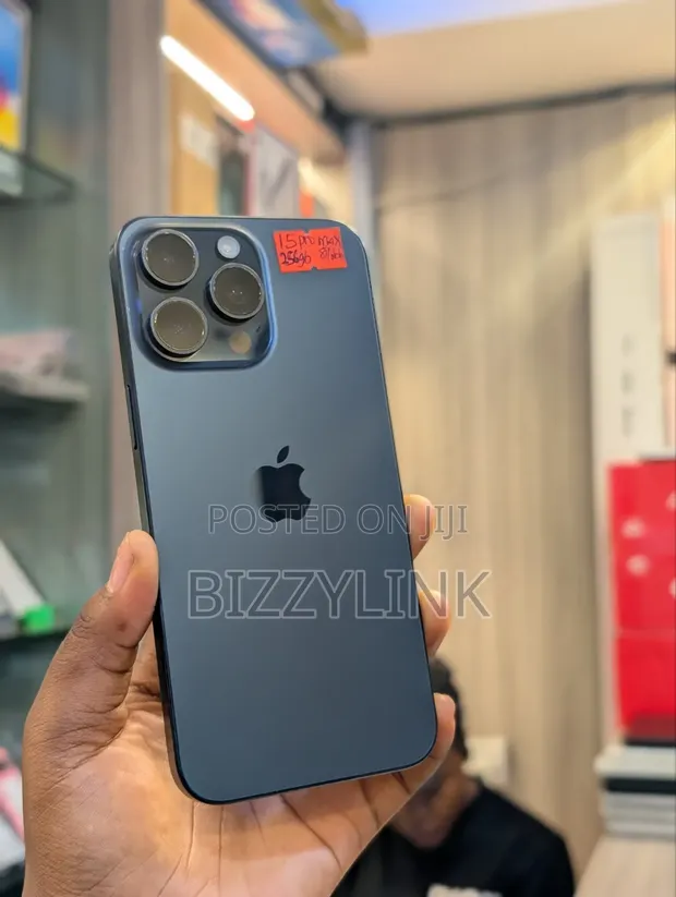 Apple iPhone 15 Pro Max 256GB Blue - 1