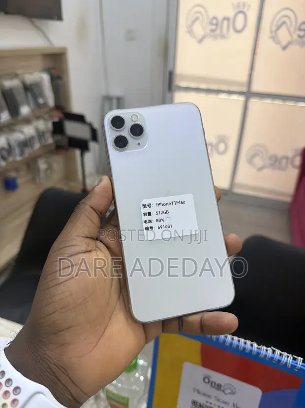 Apple iPhone 11 Pro Max 512GB White - 1