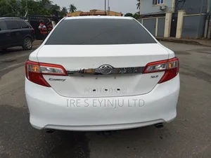 Toyota Camry XLE 2013 White