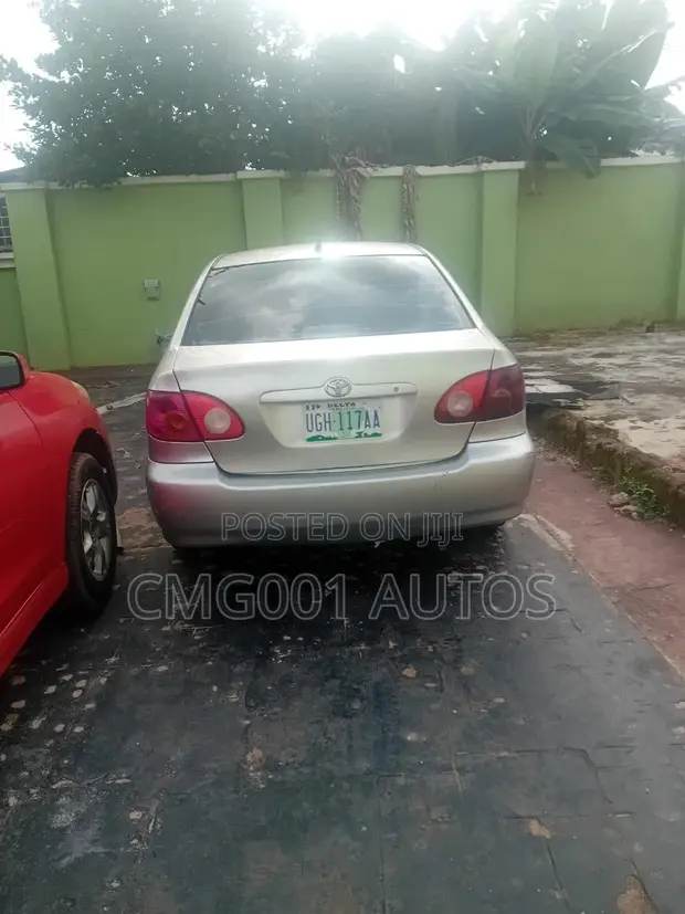 Toyota Corolla 2004 Gold - 1