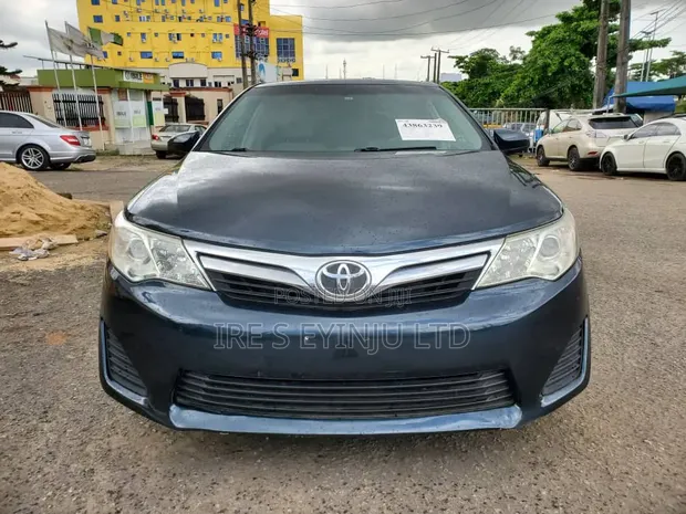 Toyota Camry 2013 LE - Grey - 1