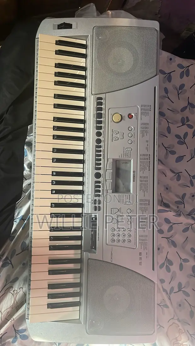 Yamaha PRS-450 Electronic Keyboard - 1