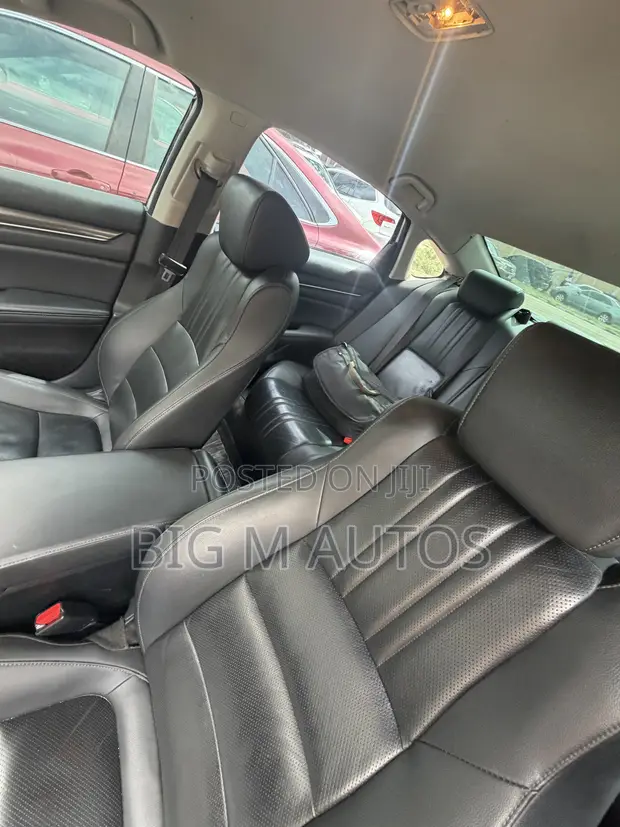Honda Accord 2018 White - 1
