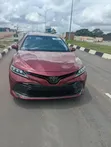 Toyota Camry LE (2.5L 4cyl 8A) 2019 Ivory - 1
