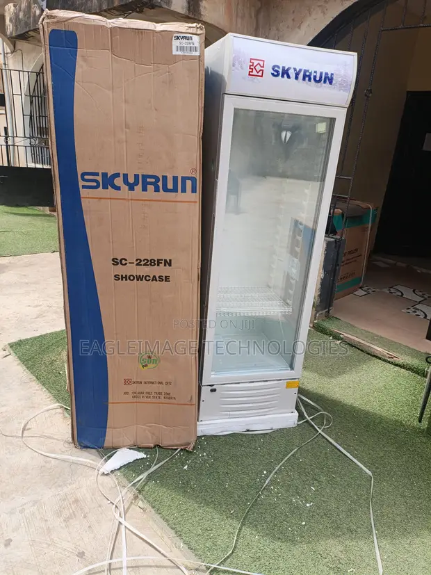 Sabon Skyrun SC-228FN Glass Door Showcase Fridge - 1