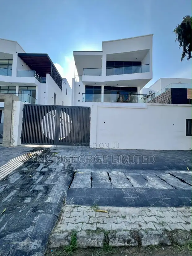 5-Bedroom Detached Duplex with Pool & Gym in Lekki Phase 1 - 1