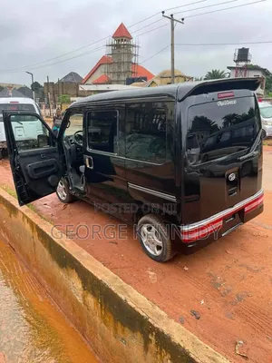 Daihatsu Hijet 2012 Minibus