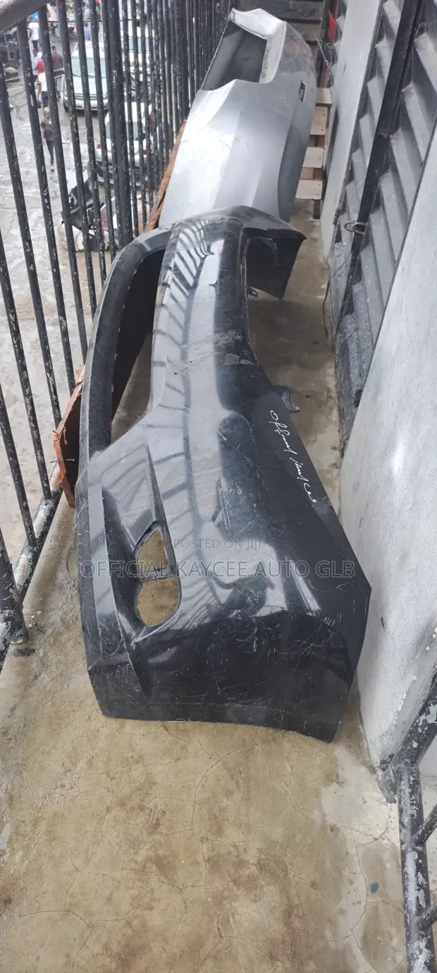 Lexus Front and Back Bumper (Used) - 1