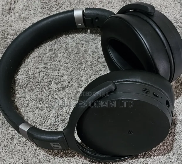 Sennheiser HD 450se Wireless Headphones - 1
