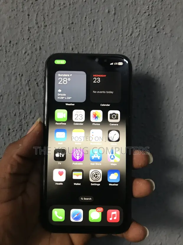Apple iPhone XR 64GB Black (UK Used) - 1