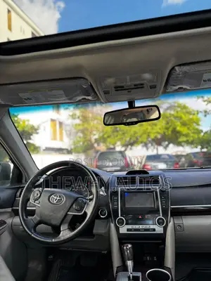 2012 Toyota Camry XLE Sedan - Silver