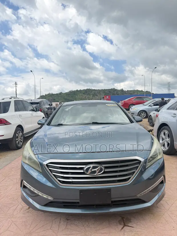Hyundai Sonata 2016 Blue - 1