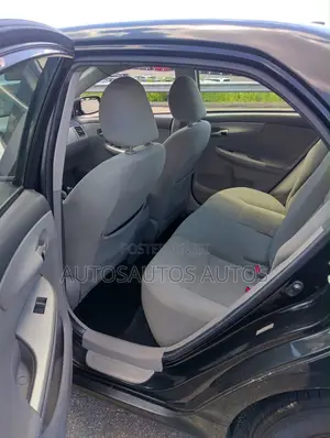 2010 Toyota Corolla LE Sedan