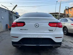 Mercedes-Benz GLC300 Coupe 2017 Fari