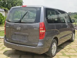 Hyundai H1 Bus 2010 Grey