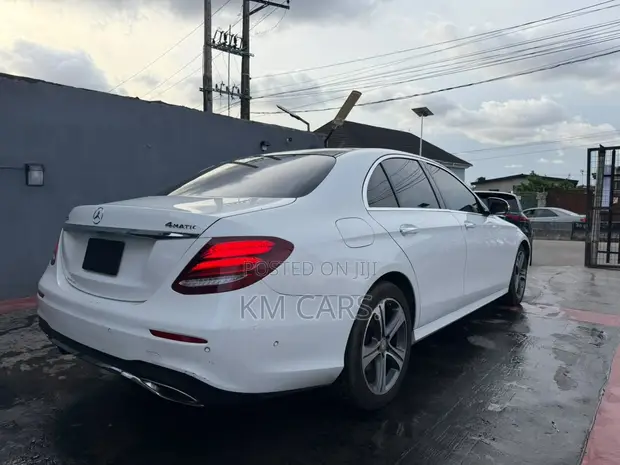 Mercedes-Benz E300 2017 White - 1