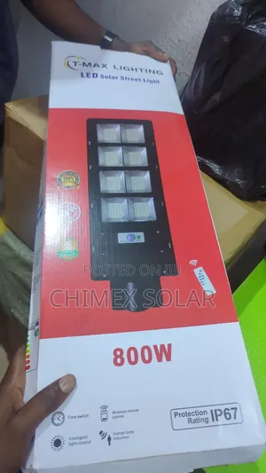 8-Eye Solar Street Light - 800W LED