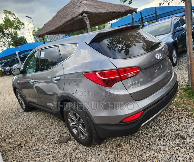 Hyundai Santa Fe 2015 Gray - 1