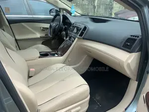 Toyota Venza V6 AWD 2011 Blue