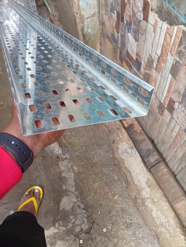 200x50mm Galvanized Cable Tray, 3m Tsawon - 1