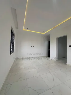 Gidan Zamani Mai Dakuna 3 da BQ a Dakibiyu Don Siyarwa