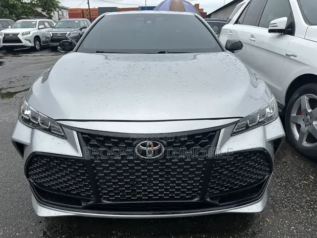Toyota Avalon XSE Nightshade 2021 Silver - 1