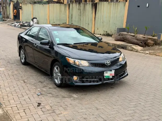 2014 Toyota Camry SE Sport Sedan - 1