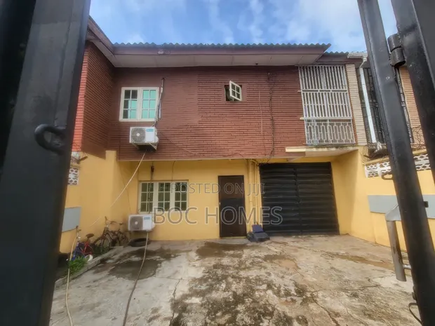 3 Bedroom Duplex Don Sayarwa a Alimosho, Lagos - 1