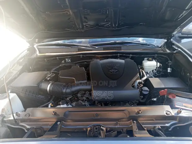 Toyota Tacoma 2021 Grey - 1