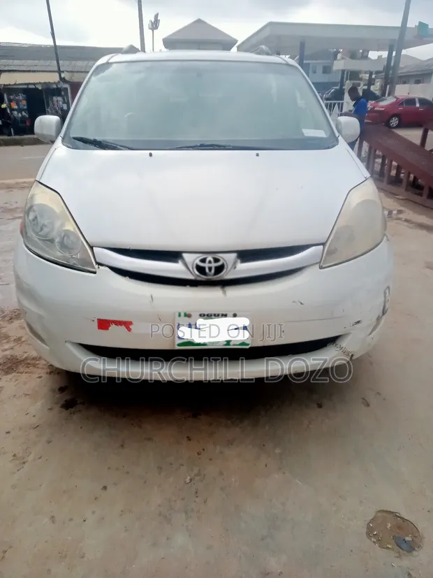 Toyota Sienna XLE 2007 Fari - 1