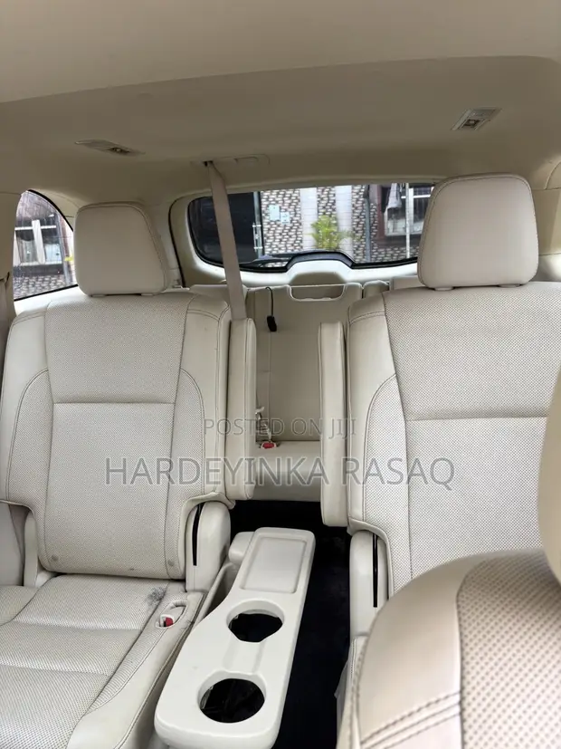 2015 Toyota Highlander XLE AWD SUV - Gold - 1