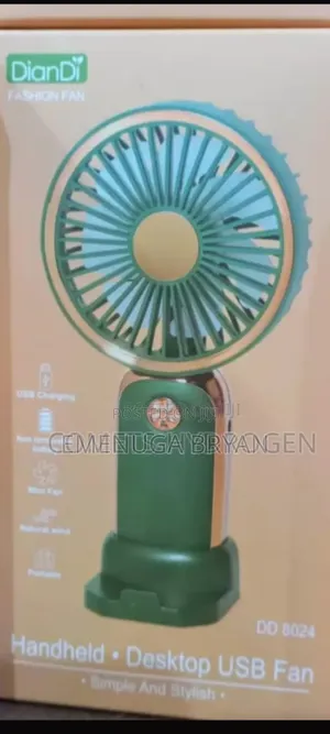 Mini Fan Mai Sake Gina Baturi Mai Awoyi 8 + Power Bank