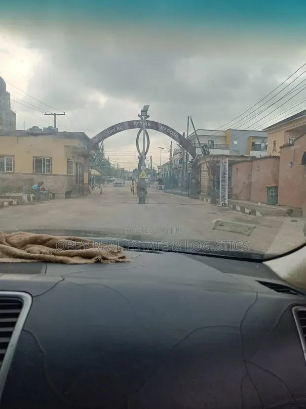 Filin Zama na 700sqm don Siyarwa, Magodo Phase 1 - 1