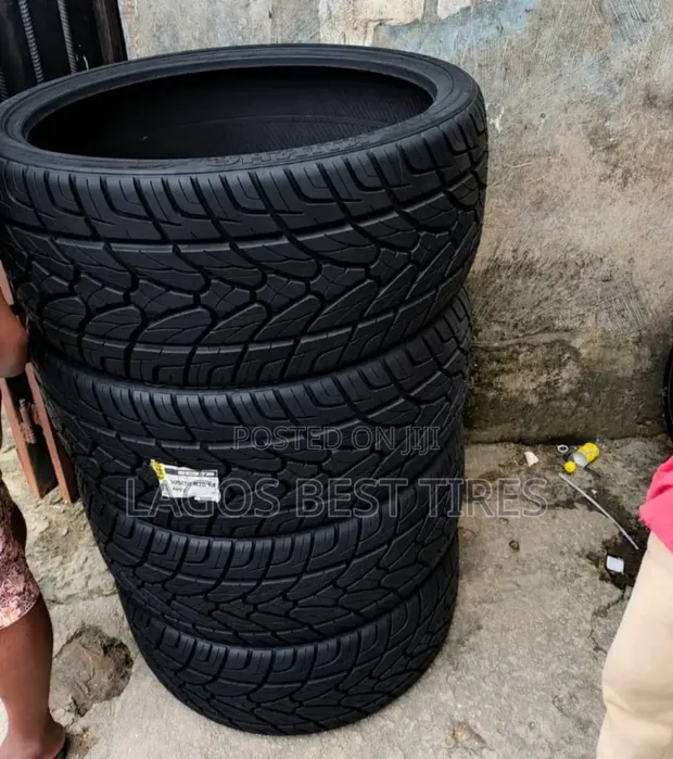 Brand New Kumho Ecsta STX Tyre - 305/30 R26 110V - 1