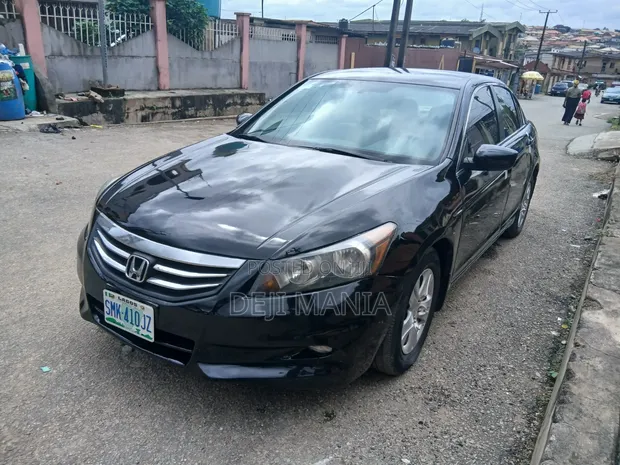 Honda Accord 2010 Black - 1