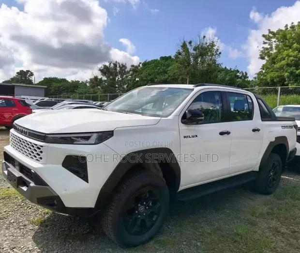 New Toyota Hilux 2026 Black - 1
