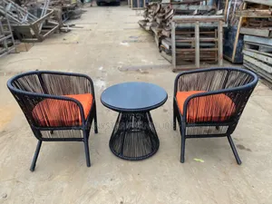 Morden Outdoor Bar Chairs tare da Karamin Tebur