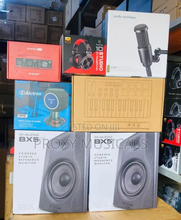 Scarlett 2i2, M-Audio BX5 D3, AT2020, MIDI Bundle - 1